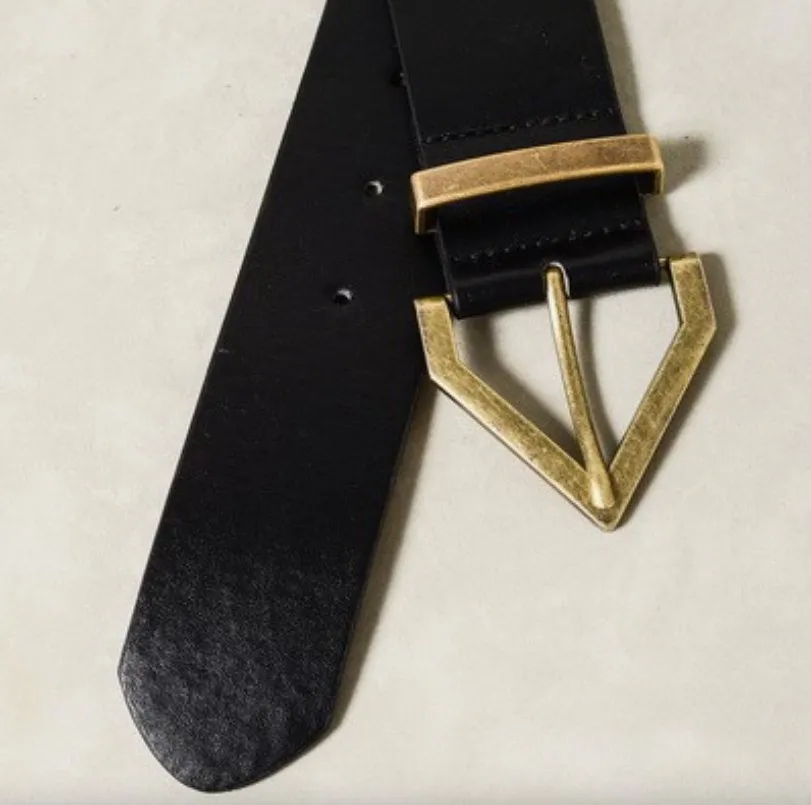 Diamond Pointed Buckle Belt