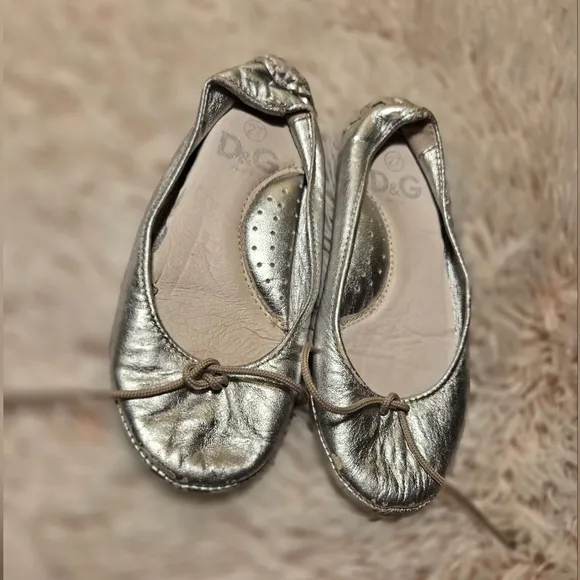 Dolce &amp; Gabbana Silver Flats Arch Support Girls' 27 US 4 VGUC