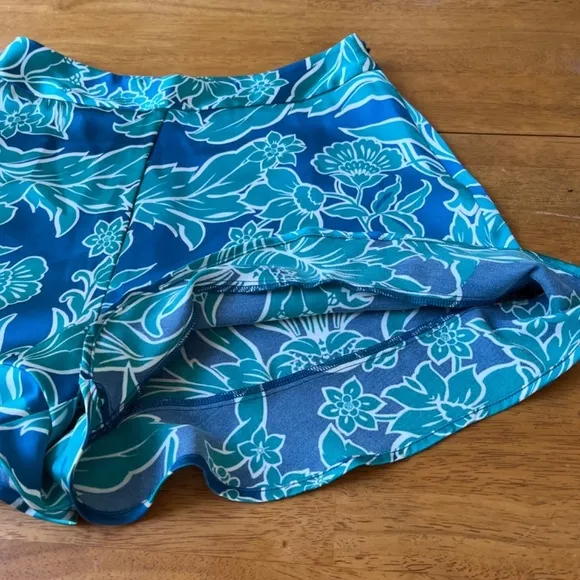 House of Harlow Floral Satin Silk Boho Chic Lounge Casual Shorts Luxury, Size S