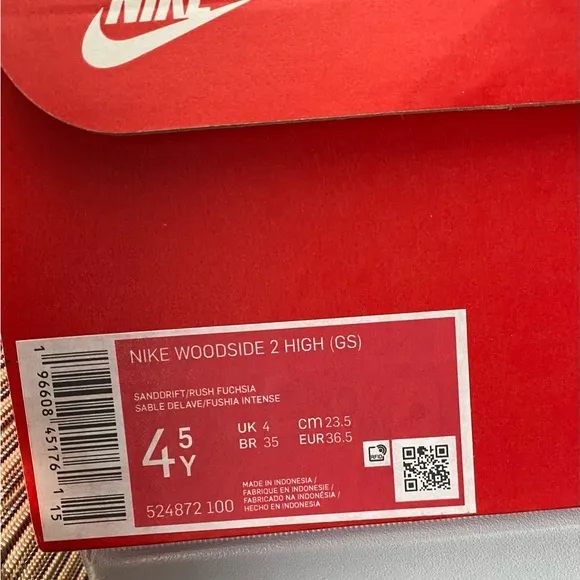 Nike Woodside 2 High ACG Sanddrift/Fuchsia/Sable Girls' Boots. (2)4.5Y &amp; (1)6.5Y